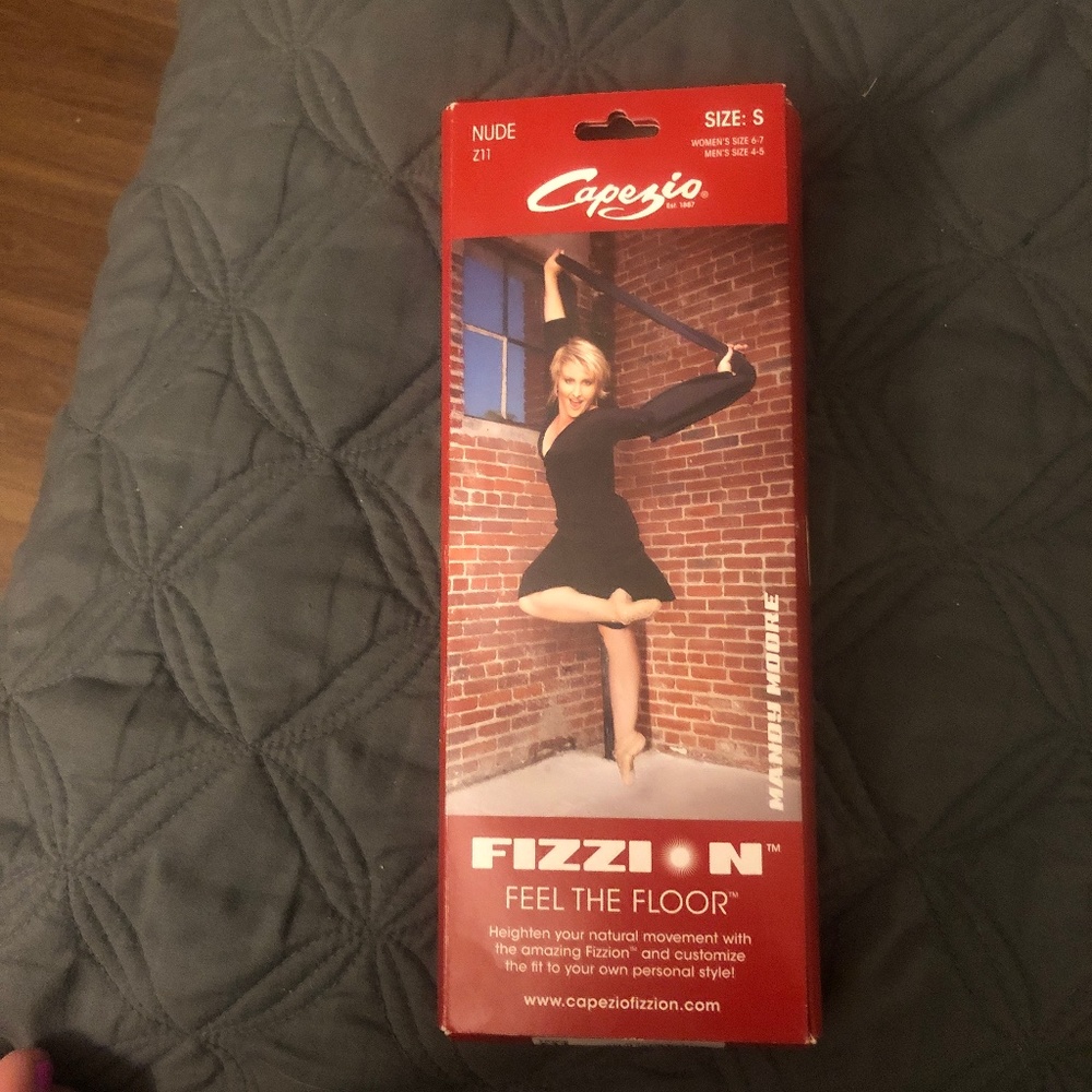 Capezio Fizzion Feel the Floor Versatile Dance Shoes Unisex